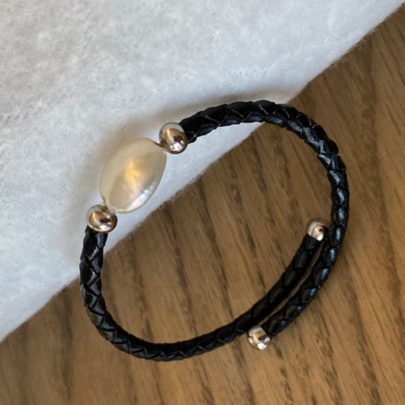 Fresh Water Pearl Bangle Wrapped in Black Leather - Picture 1 of 5